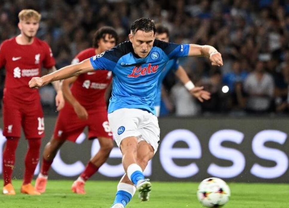 那不勒斯主场大捷，稳固前四位置，信心十足(那不勒斯是哪个派系)