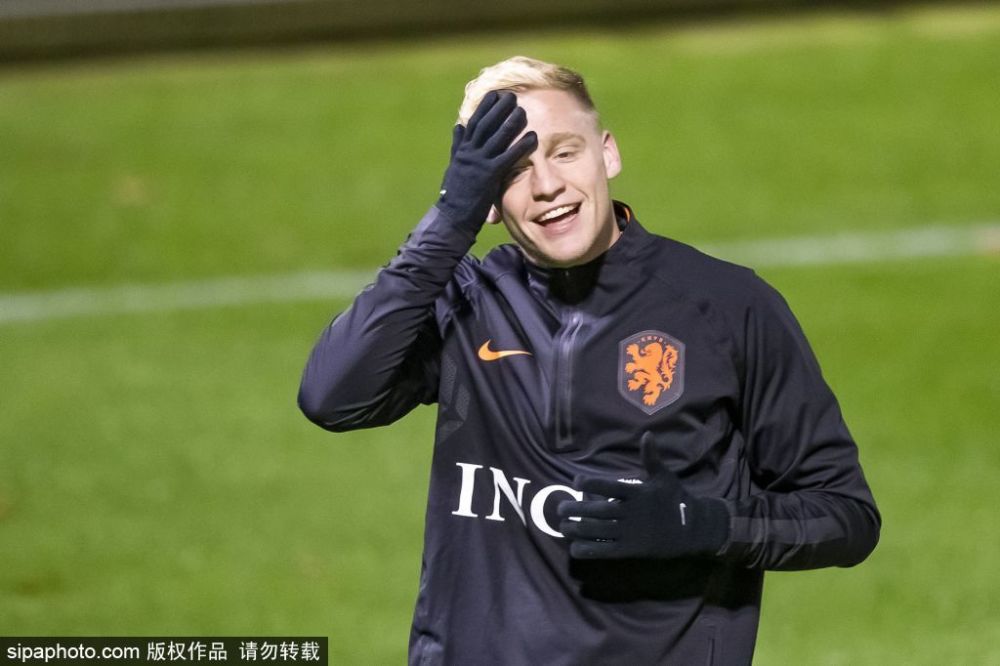 荷兰国家队正在努力争取欧洲预选赛的胜利(荷兰队欧预赛战绩)