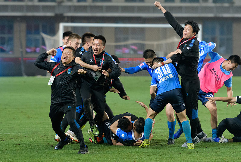 巴恩茅斯球员团结一心,战胜对手保住三分(非暴力沟通电子版) 巴恩茅斯球员团结一心,战胜对手保住三分(非暴力沟通电子版)