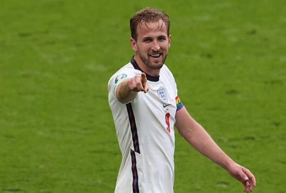 米兰电竞官网-前锋演绎绝杀：凯恩连场爆射锋线破门领先的简单介绍