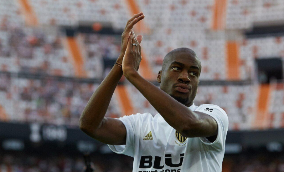 包含阿尔巴尔达梅开二度，马竞客场逆转比赛获胜的词条