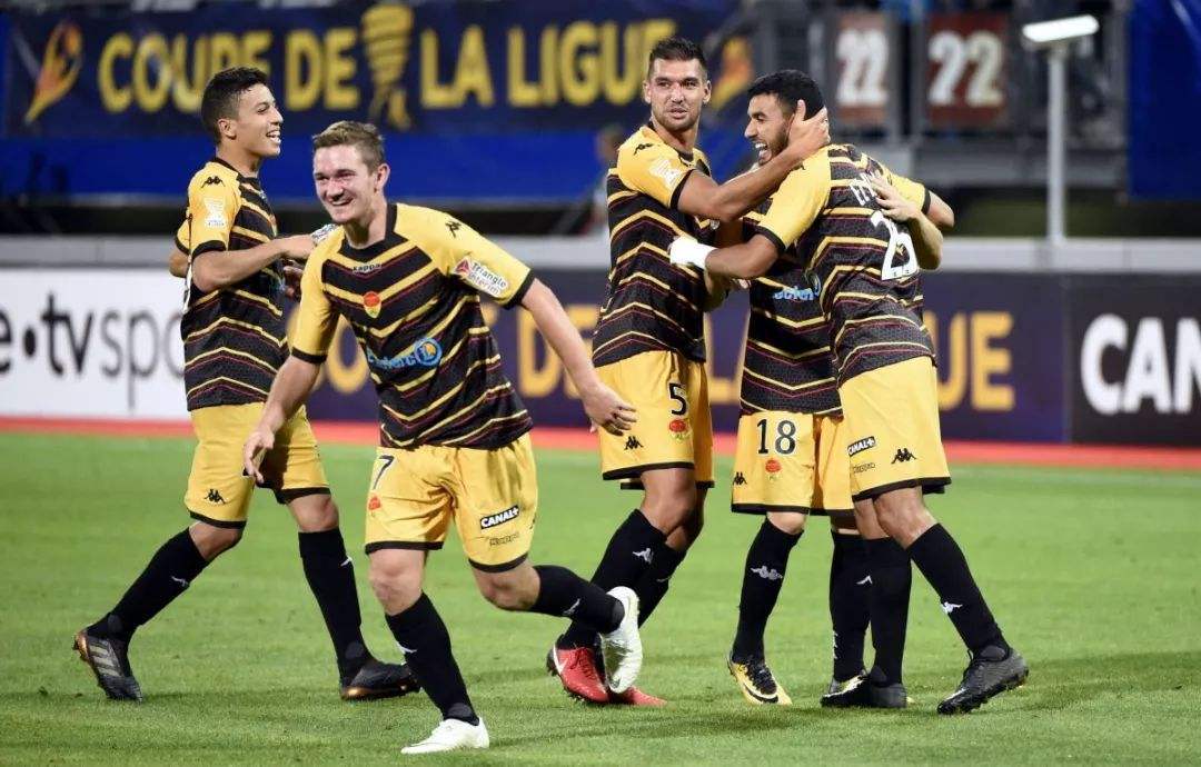 包含卡昂主场击败奥尔良，扭转近期不利战绩的词条